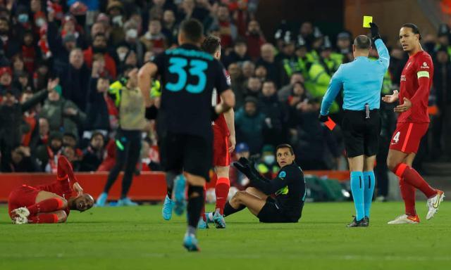 kaiyun·(中国)官方网站-名宿：裁判无视物理定律 罚下桑切斯毁了比赛